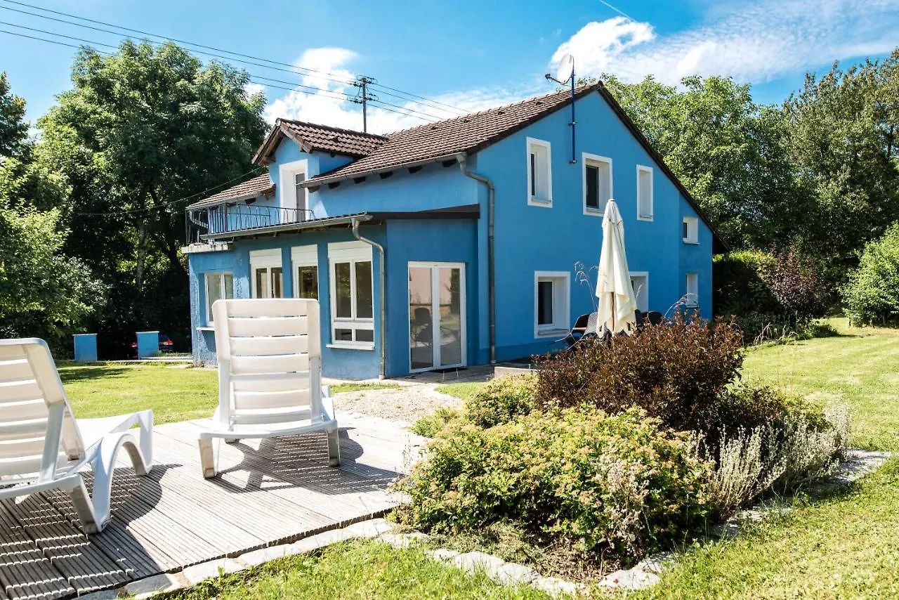 Holiday home Das Blaue Haus Mitten Im Gruenen - Our Blue House Surrounded By Greenery Langenaltheim Germany