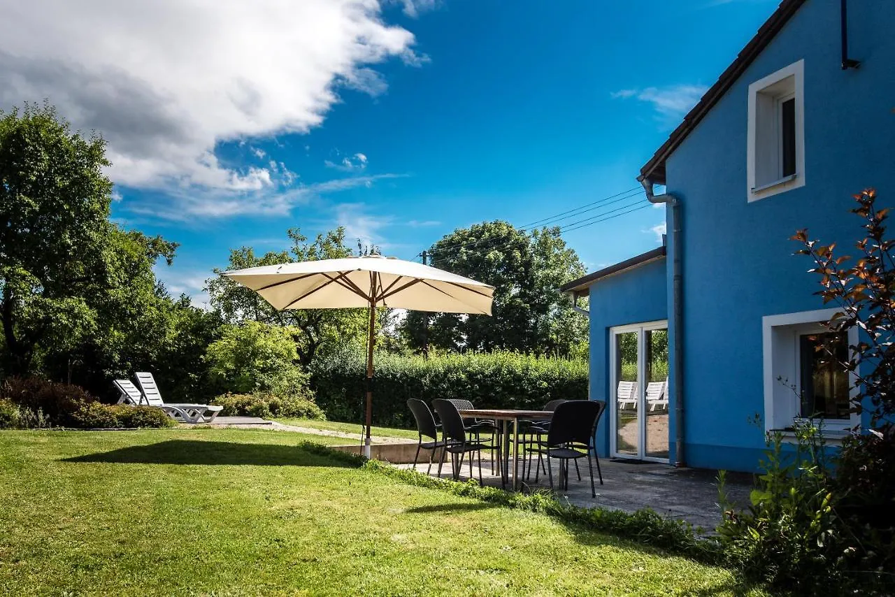 Holiday home Das Blaue Haus Mitten Im Gruenen - Our Blue House Surrounded By Greenery Langenaltheim